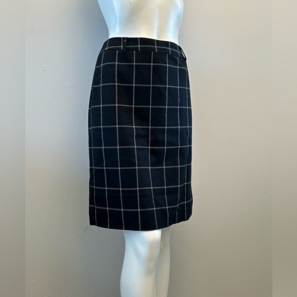 LE CHATEAU size 7/8 plaid skirt. Knee length or just above. Lace trim lining